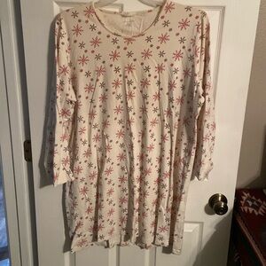 Lands End women’s hundred percent cotton nightgown